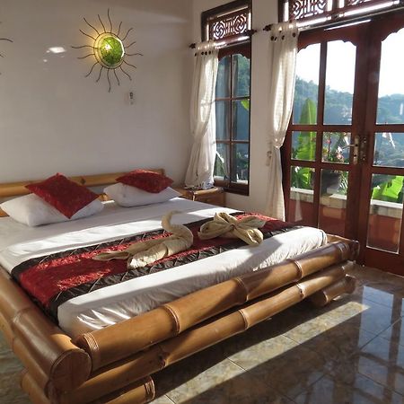 Lemon House Hostel Падангбай Екстериор снимка