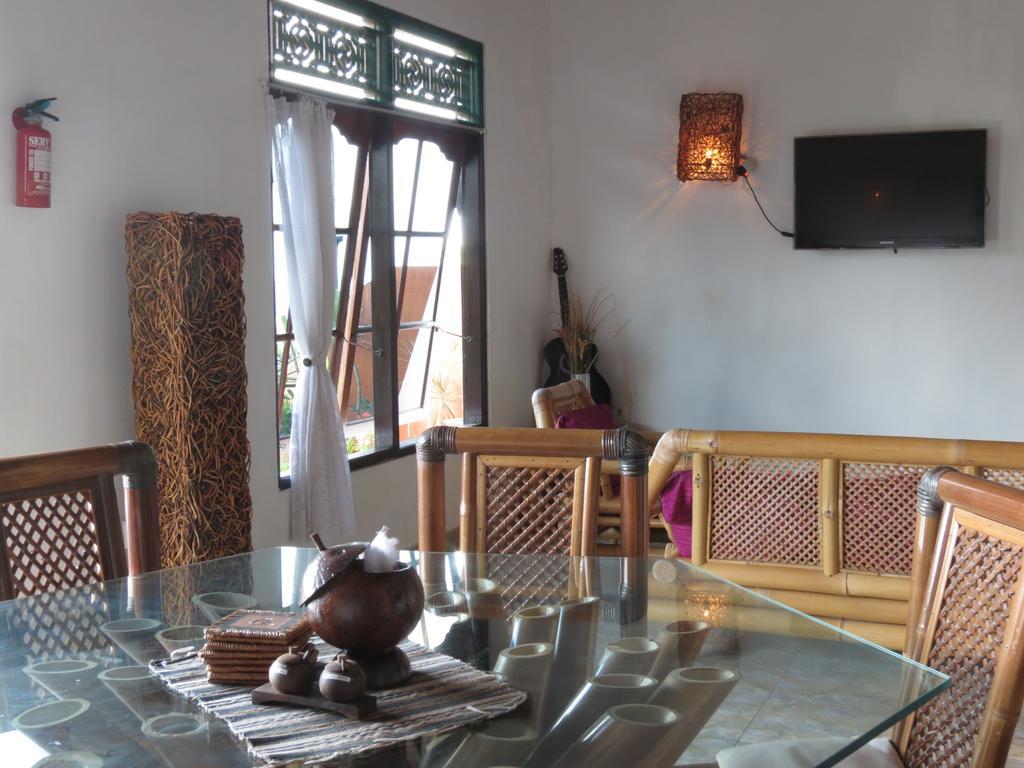Lemon House Hostel Падангбай Екстериор снимка